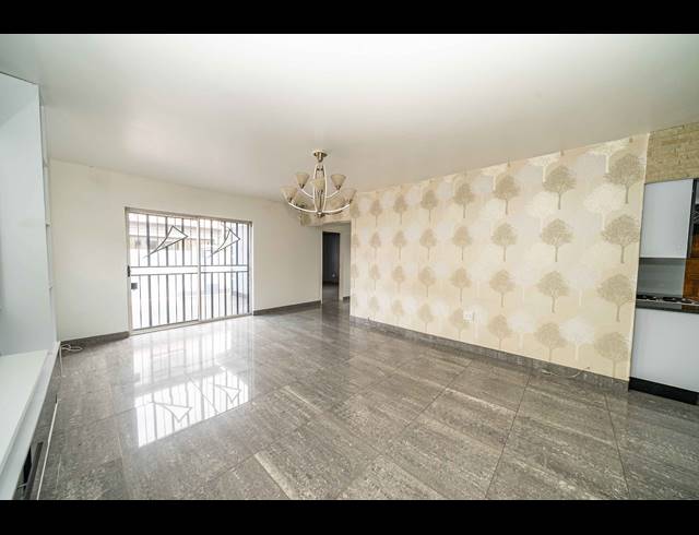 3 BEDROOM FREESTANDING FOR SALE IN SONNEVELD